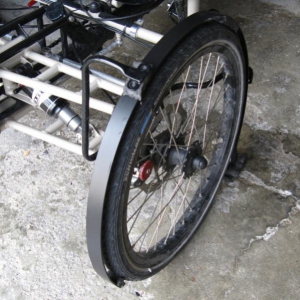 Schutzblech - Prototyp aus Alublech am Trike