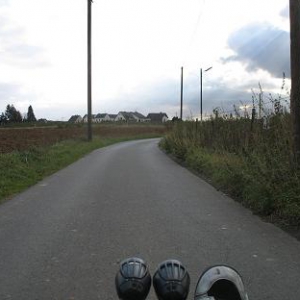 .....selbst hier im ländlichen Bereich sind  Einbahnstraßen für Räder in beide Richtungen freigegeben.....