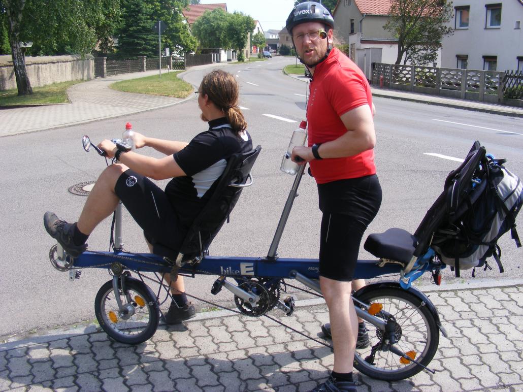 Probefahrten auf dem Tandem während der Flickpause