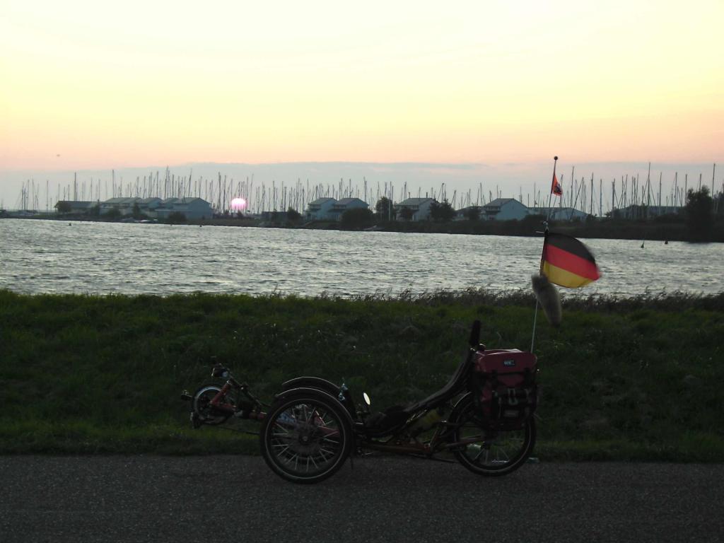 Sonnenaufgang am Ijselmeer Jachthafen Medemblik