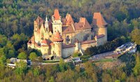 Burg Kreuzenstein.JPG