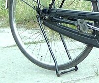 Utility_bicycle_kickstand.jpg