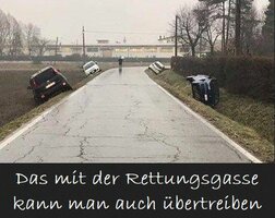 Übertreibung bei Rettungsgasse.JPG