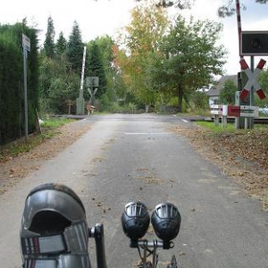 Kurz nach meiner Abfahrt auf dem Weg zu meiner Arbeitsstelle im Ahrtal  überquere ich die Bahnlinie Bonn/Euskirchen.....(Je nach Laune zwischen 26 und 30 Km) hier jetzt ungefähr nach 1,5km....