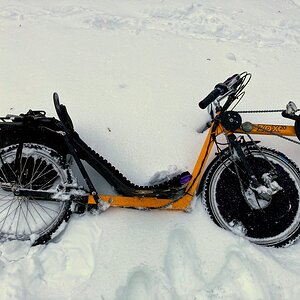 Tieferer Schnee fährt sich weniger super...  :-|