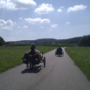 schöner breiter Regentalradweg