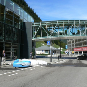 Brenner Passhöhe mit Schneeresten eines kurzfristigen Wintereinbruchs