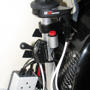 linker Lenkhebel der Panzerlenkung, SRAM X0-3fach (Umwerfer Kettenblätter), einfacher Schalthebel für DualDrive-Nabe, Blinkerschalter, Hupenknopf, Schaltbox (Licht)