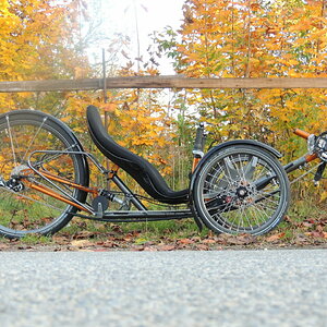 Steintrike seitlich rechts