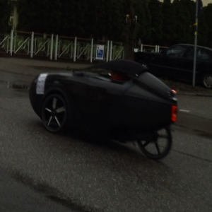 Der "Leichenwagen", wie dieses Orca schon genannt wurde. Für mich ist diese Bemalung eine zwiespältige Sache: Sieht cool aus, hebt die schönen Linien dieses VM hervor, ist aber bei trübem Wetter sehr schlecht zu sehen.