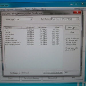 Umbau eines Lenovo ThinkPad W530 Workstation-Notebooks #14 - Erster Benchmark: TrueCrypt mit Hardware-AES-Beschleunigung. Für eine Notebook-CPU wahnsinnig gute Werte.