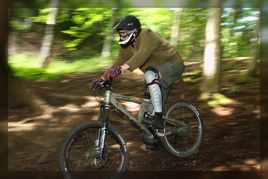 Action mit der kleinen Switch Pro im Bikepark