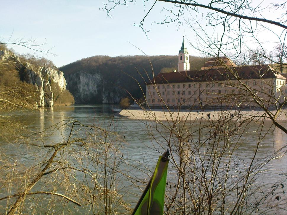 blick auf donaudurchbruch kloster weltenburg 2