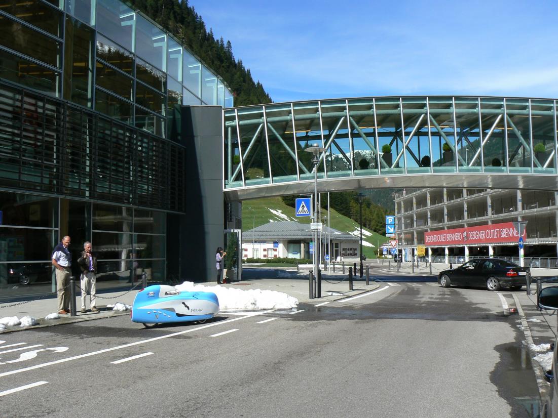 Brenner Passhöhe mit Schneeresten eines kurzfristigen Wintereinbruchs
