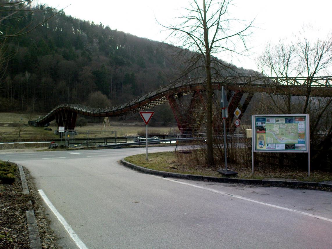 Holzbrücke über den Main-Donau-Kanal in Essing