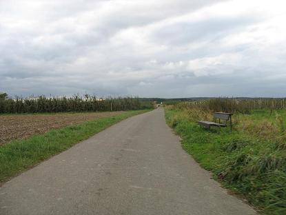 ..... jetzt geht´s langsam Bergauf, ungefähr die nächsten 
4 km   ......