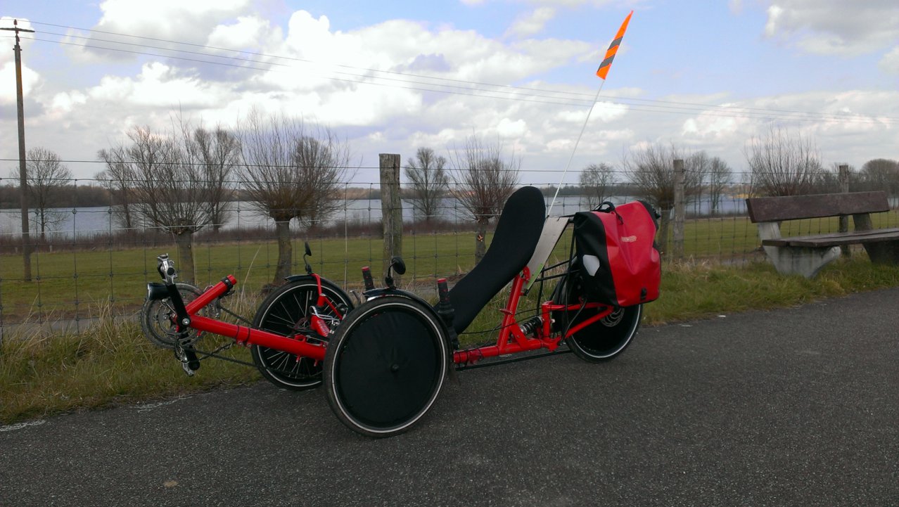 Steintrike Nomad am Rhein