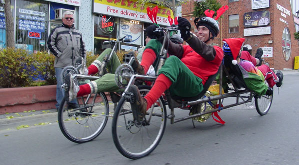 Family_Truckster_in_Santa_Claus_Parade2007.jpg