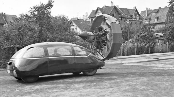 mit-russischem-flugzeugpropeller-auf-testfahrt_15906-99b02ba5e7703d78.jpg