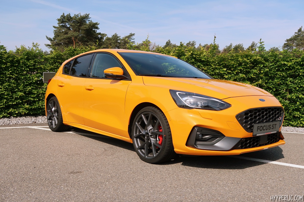 12_FordFocusST_OrangeFury_auto-blog-hyyperlic.jpg