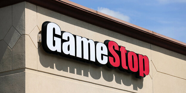 Der Schriftzug einer GameStop-Filiale