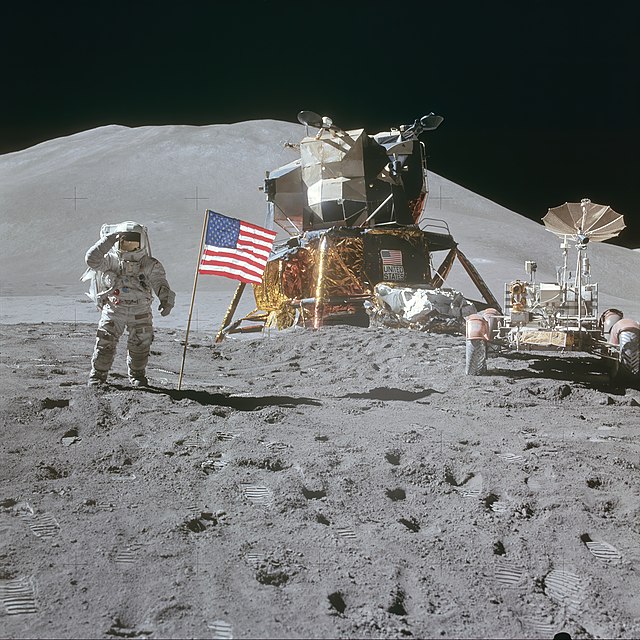 640px-AS15-88-11866_-_Apollo_15_flag%2C_rover%2C_LM%2C_Irwin_-_restoration1.jpg